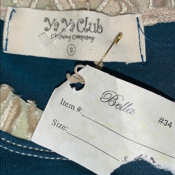 ⭐️NWT💙Our Lady of Guadelupe 3/4 Lace Sleeve Top - Picture 2 of 11